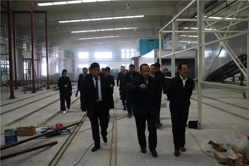 兰州市委常委、新区党工委书记杨建忠参观考察工贸集团三厂建设情况