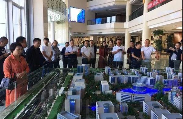 甘肃省五县区工商联会员企业家参观考察新区“918博天堂三厂”及“918博天堂世贸广场”项目